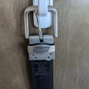 Dickies Reversible (black/brown) Leather Belt size 36/90 (good for 34 in waist).